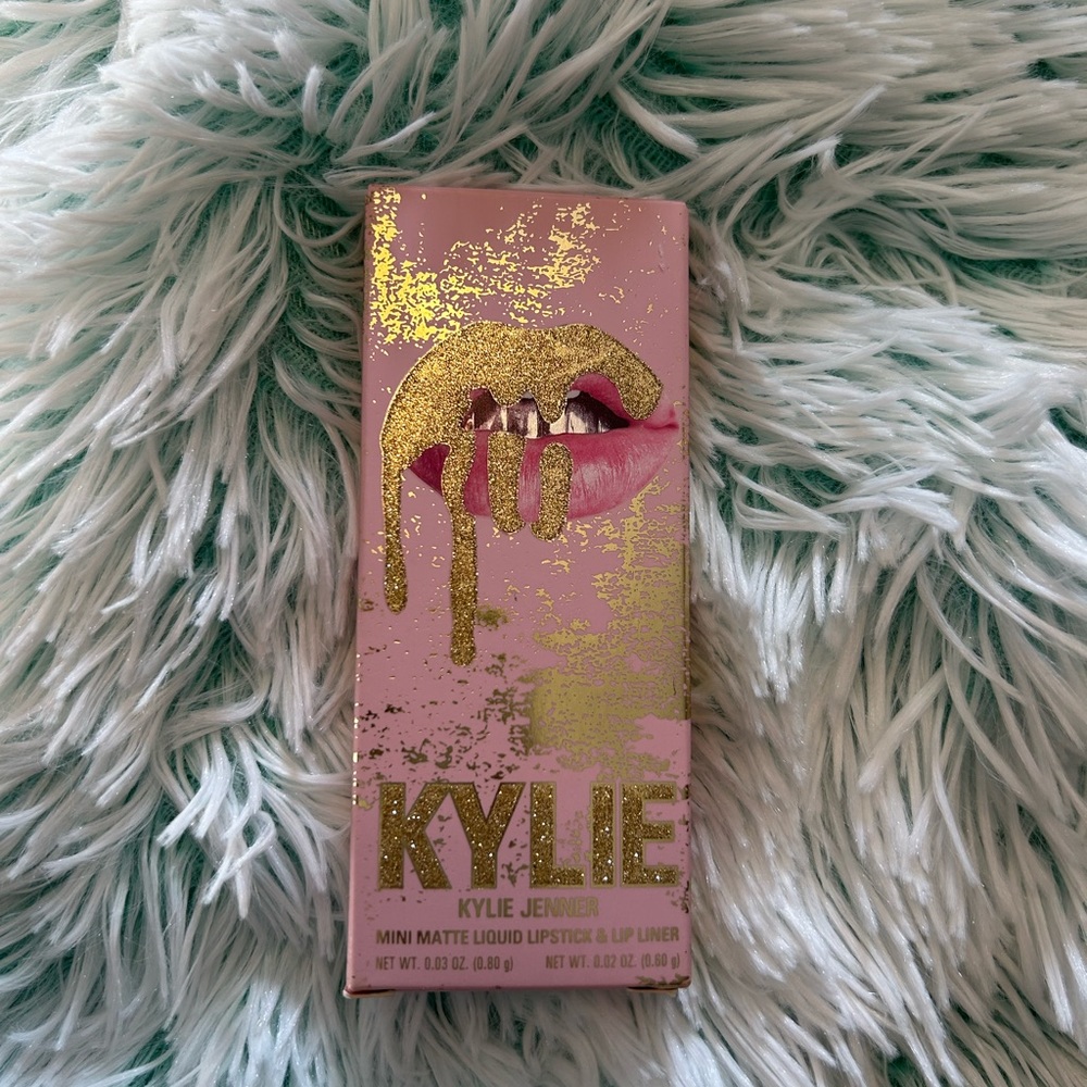 NWT KYLIE COSMETICS Mini Lip Kit Sweater Weather exclusive Ulta